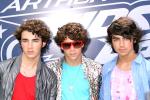 More Behind-the-Scenes of Jonas Brothers' 'Lovebug' Music Video