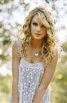 Taylor Swift's 'You Belong With Me' Music Video Premiere
