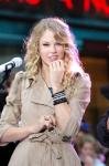Taylor Swift Wins Choice Female Artist at 2009 Teen Choice Awards