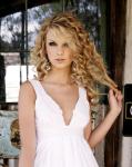 Video Premiere: Taylor Swift's 'Fifteen'