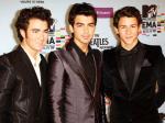 Jonas Brothers Pay Tribute to Michael Jackson at 2009 MTV EMAs