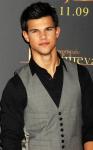 'New Moon' Star Taylor Lautner Scared of Fans