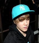 Video: Justin Bieber Rapping on Radio Show