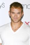 Kellan Lutz Pictured Shirtless on the Set of 'Immortals'