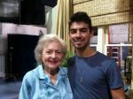 On-Set Pic: Joe Jonas and Betty White on 'Hot in Cleveland'