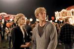 Dianna Agron and Alex Pettyfer Kiss in New 'I Am Number Four' Featurette