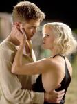 Robert Pattinson and Reese Witherspoon Kiss in New 'Water for Elephants' Pics