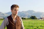 Robert Pattinson Dines in New 'Water for Elephants' Clip