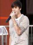 Video: Justin Bieber Sings 'Rockin' Robin' at Michael Jackson Handprint Ceremony