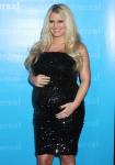 Heavily-Pregnant Jessica Simpson Says She Looks Like a Blob