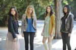 'Pretty Little Liars' 2.24 Sneak Peeks: Alison and 'A' Communicating Through Ads