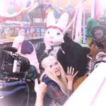 Ke$ha Tweets Photo From 'C'mon' Video Shoot