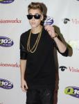 Justin Bieber Denies He Grabbed a Female Fan's Boob