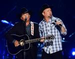 Garth Brooks and George Strait Pay Tribute to Dick Clark at 2013 ACM Awards