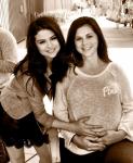 Selena Gomez Reveals Her Mom Is Pregnant