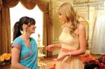 Taylor Swift Meets 'New Girl' in First-Look Photo