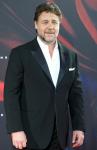 Russell Crowe Apologizes for Naked Woman Photo Posted by Twitter Hacker