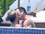 Jennifer Aniston and Justin Theroux Share Passionate Kiss During Romantic Mexico Getaway