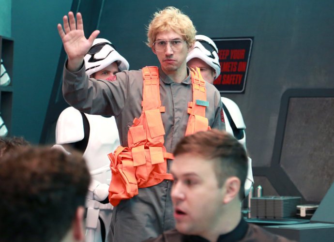 Adam Driver Goes 'Undercover Boss' to Spoof 'Star Wars' on 'SNL'