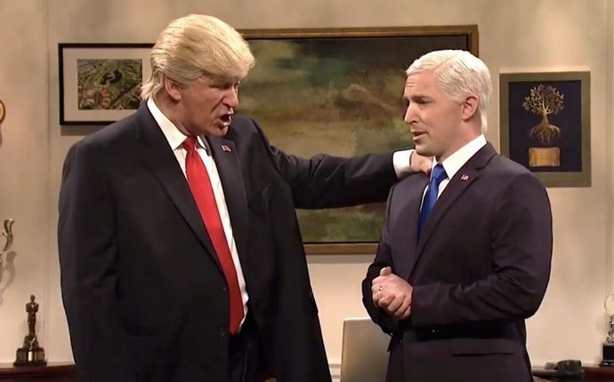 Alec Baldwin's Donald Trump Mocks Mike Pence-'Hamilton' Drama on 'SNL'