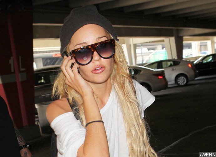 Amanda Bynes Denies She's Pregnant and Getting Married via Her Verified Twitter Account