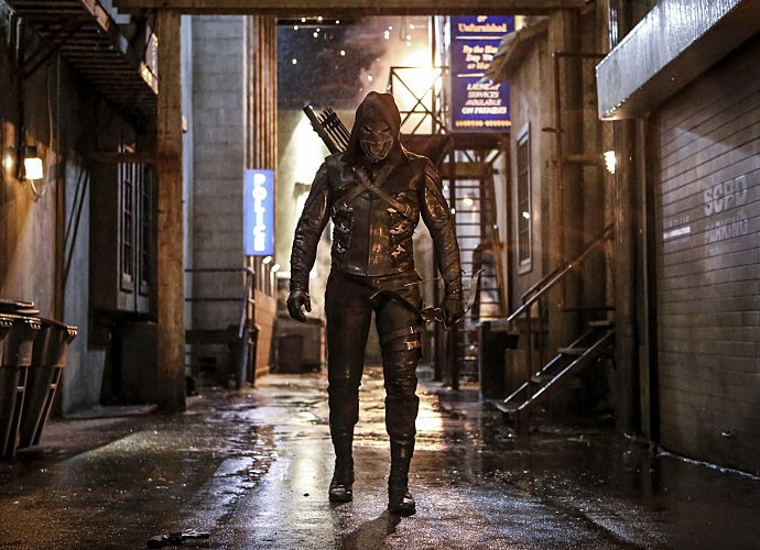 Spoiler Alert! 'Arrow' Finally Reveals Prometheus' Identity in 'Fighting Fire With Fire'