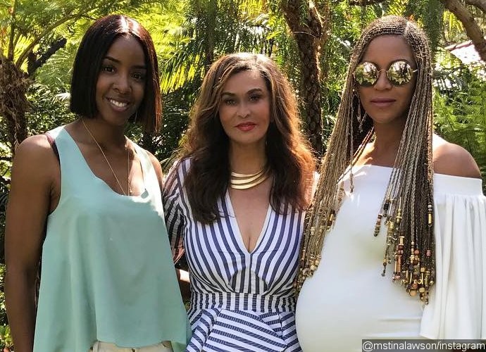 Beyonce Shows Off Baby Bump During Easter Celebration With Mom Tina and Kelly Rowland