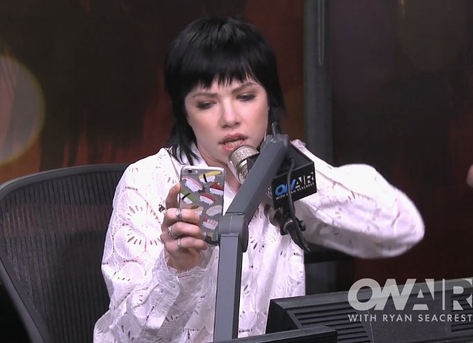 Carly Rae Jepsen's Acoustic Version of 'Fuller House' Theme Song Is Just Wonderful