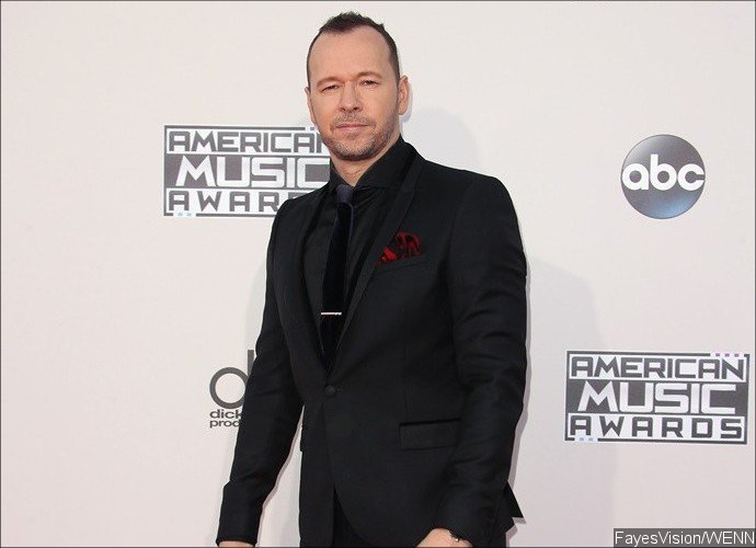 Donnie Wahlberg Leaves $2,000 Tip on $82 Meal