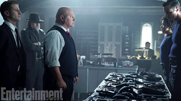 First Look at Michael Chiklis on 'Gotham' Unveiled