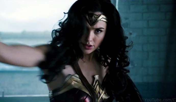 Gal Gadot Engages in WW I in 'Wonder Woman' International Trailer