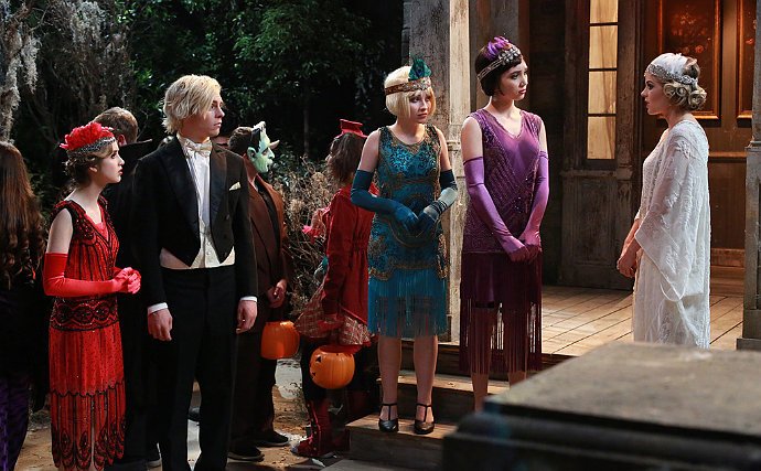 'Girl Meets World' Previews Musical Sequence From Halloween Episode