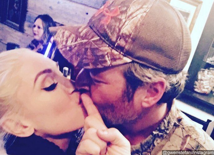 Sealed With a Kiss! Gwen Stefani and Blake Shelton Spend Thanksgiving in Oklahoma