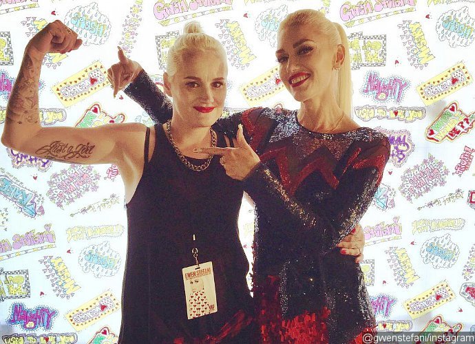 Gwen Stefani Reportedly Giving Out Free Tickets as Her Opening Concert Is Empty
