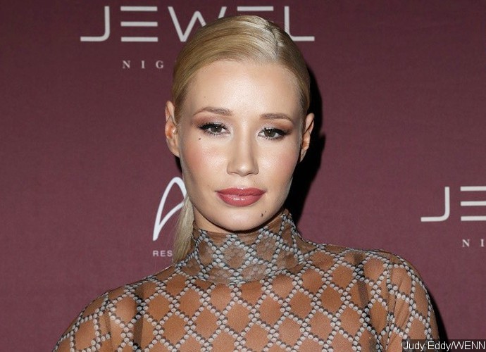 Iggy Azalea Previews New Song 'Typo' With Fun Snapchat Clips