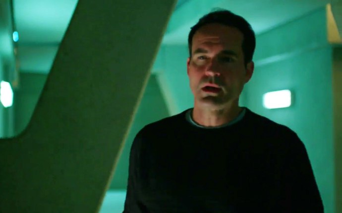 Jason Patric Trapped in 'Wayward Pines' in New Season 2 Teaser