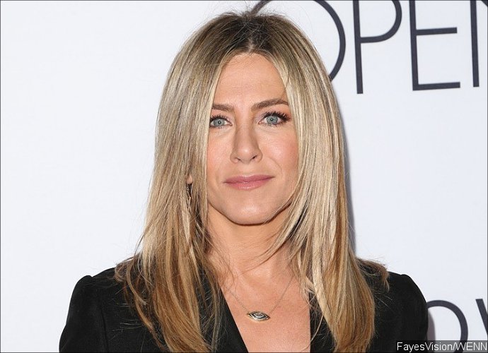 Jennifer Aniston Has Wardrobe Malfunction After Forgetting to Do This at Screening Event