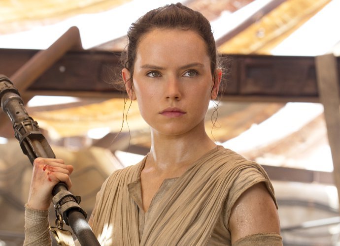 J.J. Abrams Clarifies Statement About Rey's Parents Not in 'Star Wars: The Force Awakens'