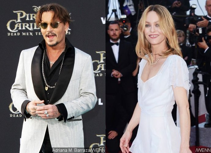 Johnny Depp Is 'Begging' Ex Vanessa Paradis to Come Back to Him