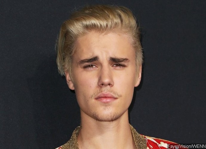 No Worry! Justin Bieber Strips Off His Shirt Showing Off New Inks and Toned Abs in Brazil