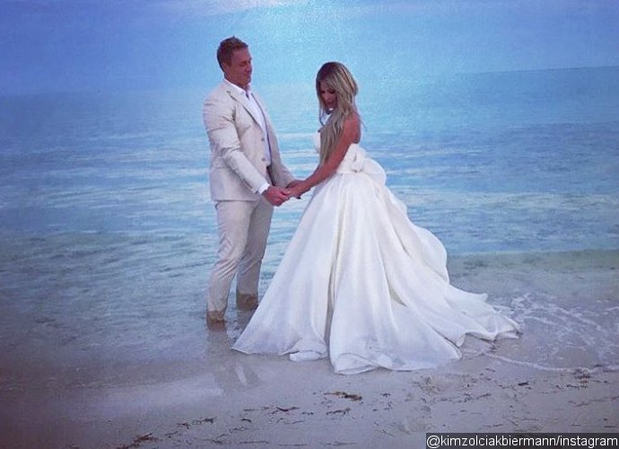 Kim Zolciak and Husband Renew Wedding Vows in Intimate Beach Ceremony