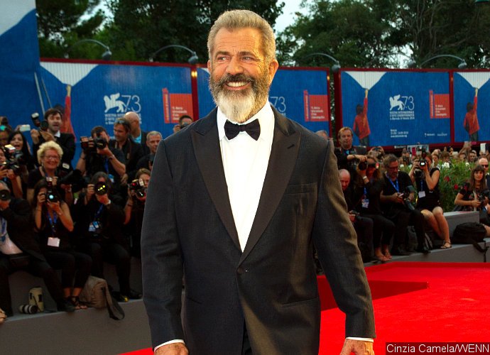 Mel Gibson Calls 'Batman v Superman' 'a Piece of S**t,' Says Real Superheroes Didn't Wear Spandex