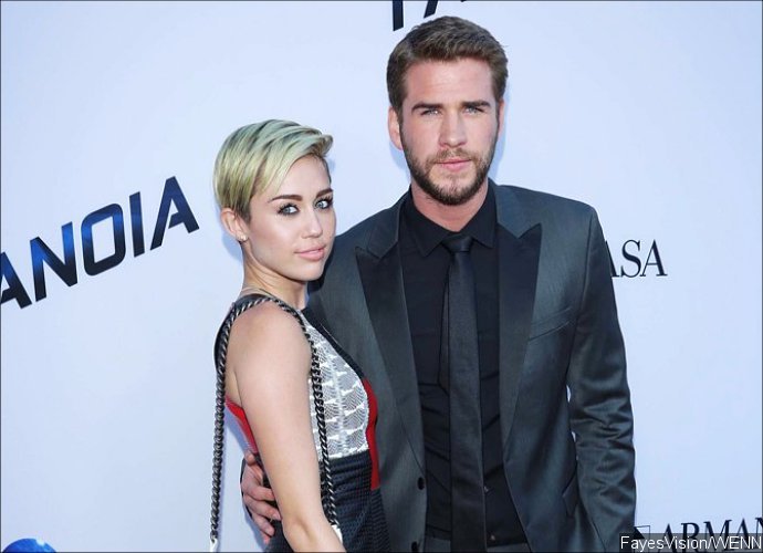 Miley Cyrus and Liam Hemsworth to Have a 'Small Wedding' on the Beach