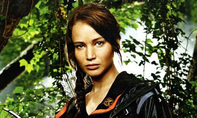 Jennifer Lawrence, Josh Huctherson and Liam Hemsworth star in 'The Hunger Games' 