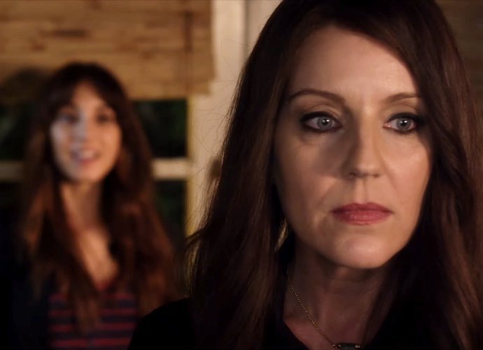 'Pretty Little Liars' 7.01 Clip: Spencer Meets Mary Drake. Feel the Creepy Vibes!