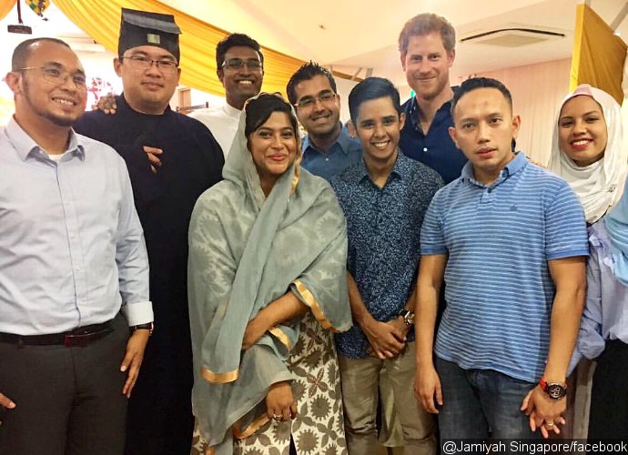 Prince Harry Eats With Singapore's Muslim Community as He Honors London Attack Victims