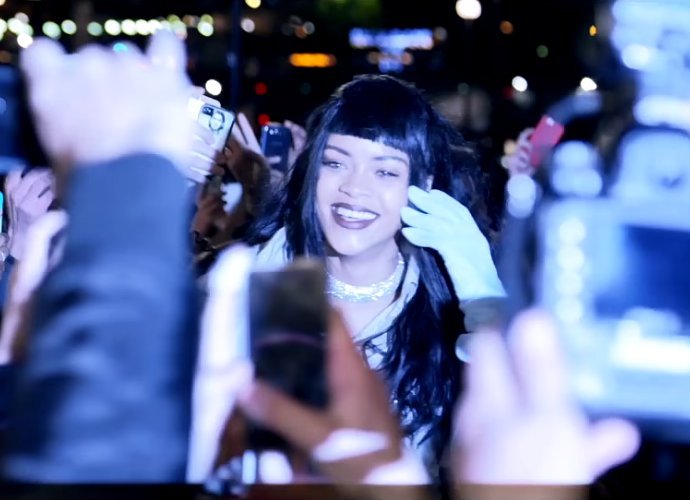 Rihanna Swarmed by Her Fans in 'Goodnight Gotham' Music Video