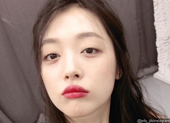Sulli to Reportedly Grace the Cover of Playboy Korea's First Issue