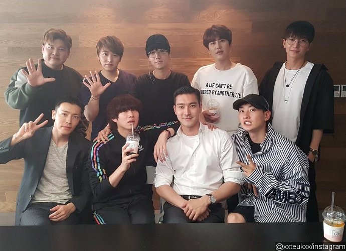 Super Junior Shows Off Strong Bond After Recent Meet-Up