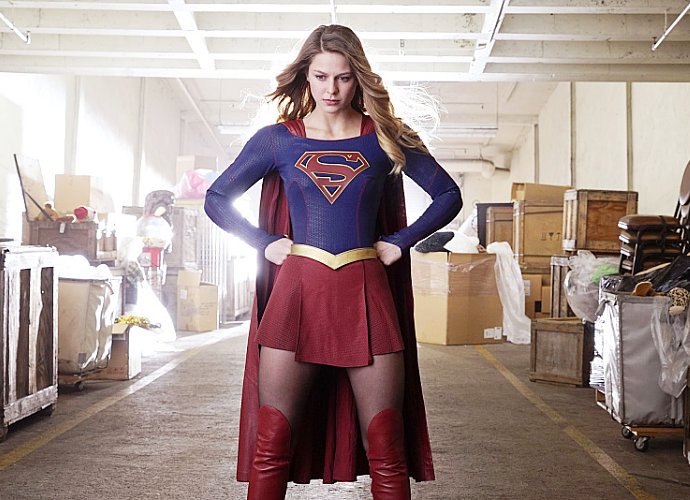 Supergirl Meets 'Wonder Woman' in New Season 2 Set Photo